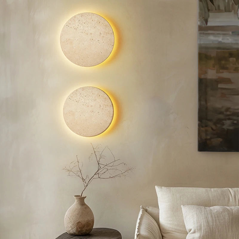 Applique murale Wabi-Sabi en pierre de travertin jaune – Lampe LED naturelle pour chambre, couloir, escalier et salon