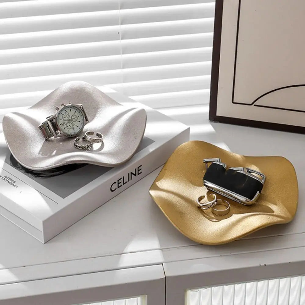 Plateau en céramique en forme de fleur irrégulière – Rangement élégant pour clés, bijoux et petits objets